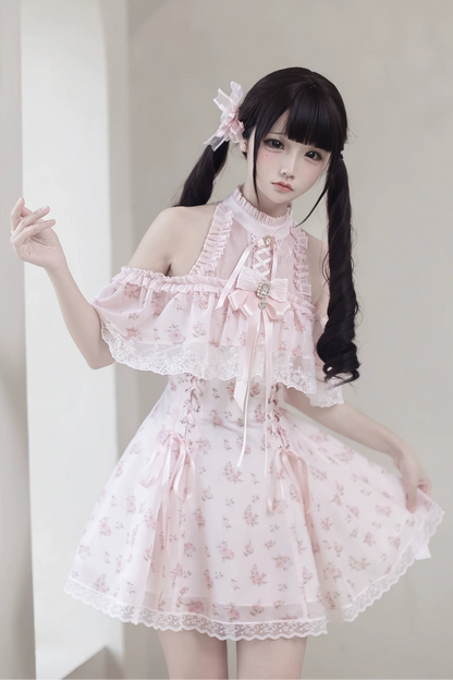 【Date limite de précommande : 30 mai】Robe épaules dénudées rose à motif floral en mousseline et dentelle avec nœud bijou