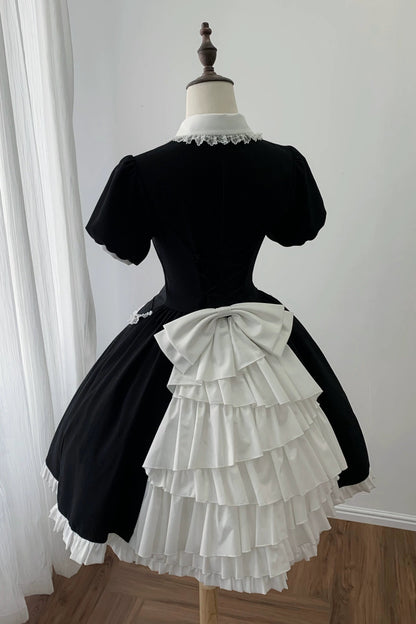 [Précommande jusqu'au 29 avril] Robe Lolita Gothic en dentelle noir x blanc avec cravate rouge Type A/B