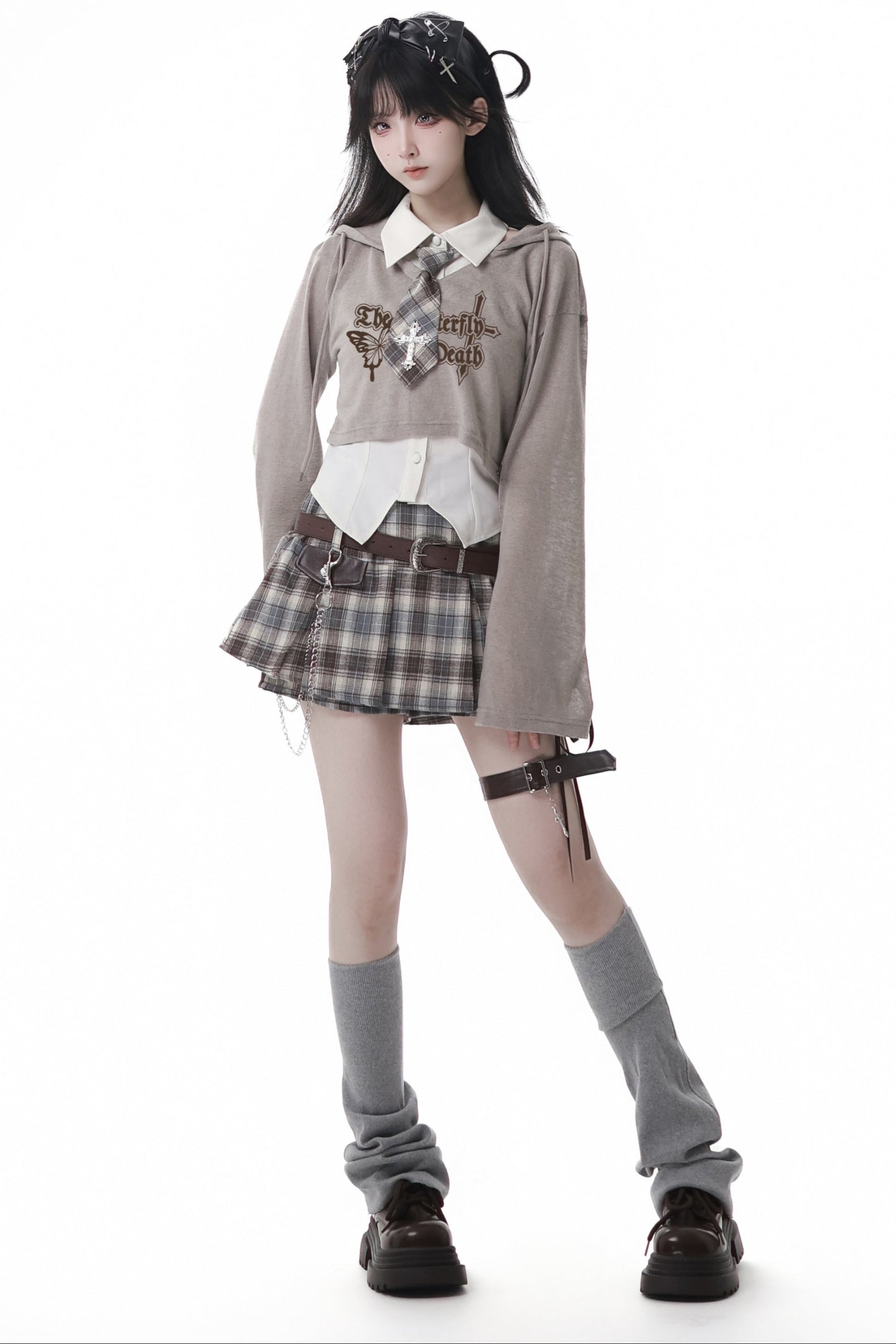Y2K hooded short top + sleeveless shirt with tie + check culottes