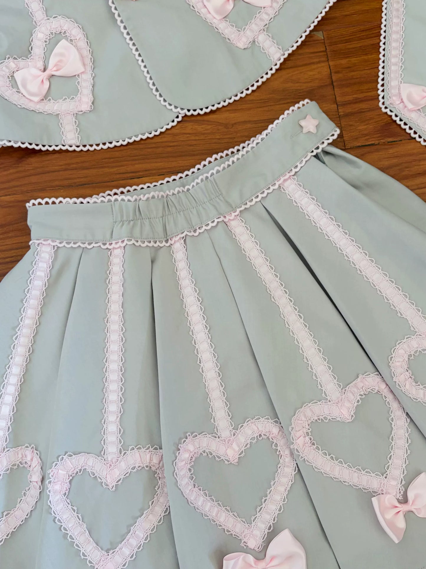 [Pre-order Deadline: June 28] Pink/Gray Vintage Lolita Heart Ribbon Tailored Jacket + Skirt + Tie