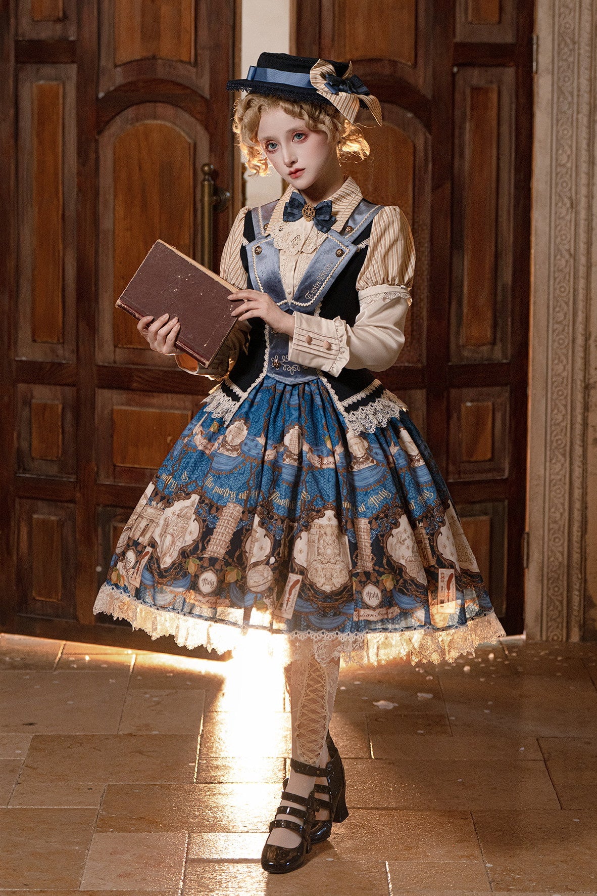 [Reservation Deadline: November 6] Navy Blue/Brown Classic Italian Travel Diary Lolita Stripe Puff Sleeve Bow Lace Vintage Print One-Piece Dress