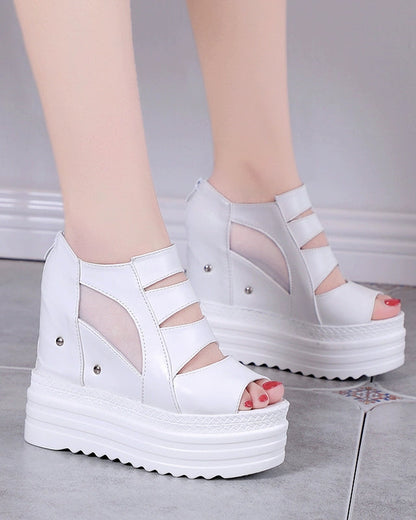Thick soled cut line design shoes