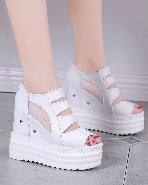 Thick soled cut line design shoes