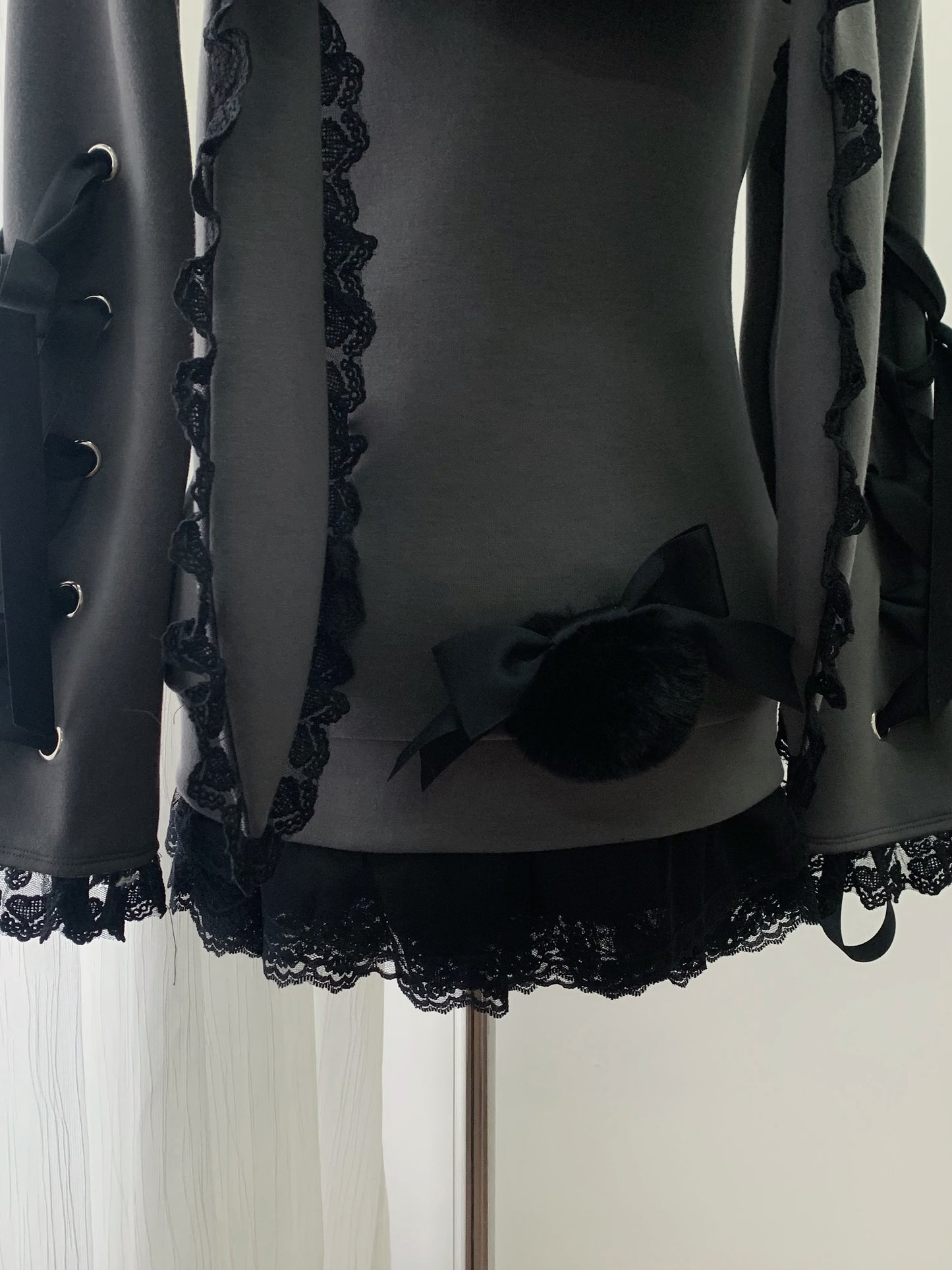 【1月6日予約締切】うさ耳&猫耳フーディーフリルジップジャケット