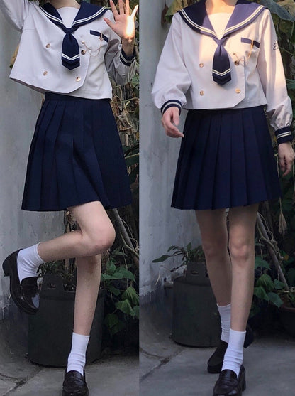 Sailor style tie + brooch + skirt