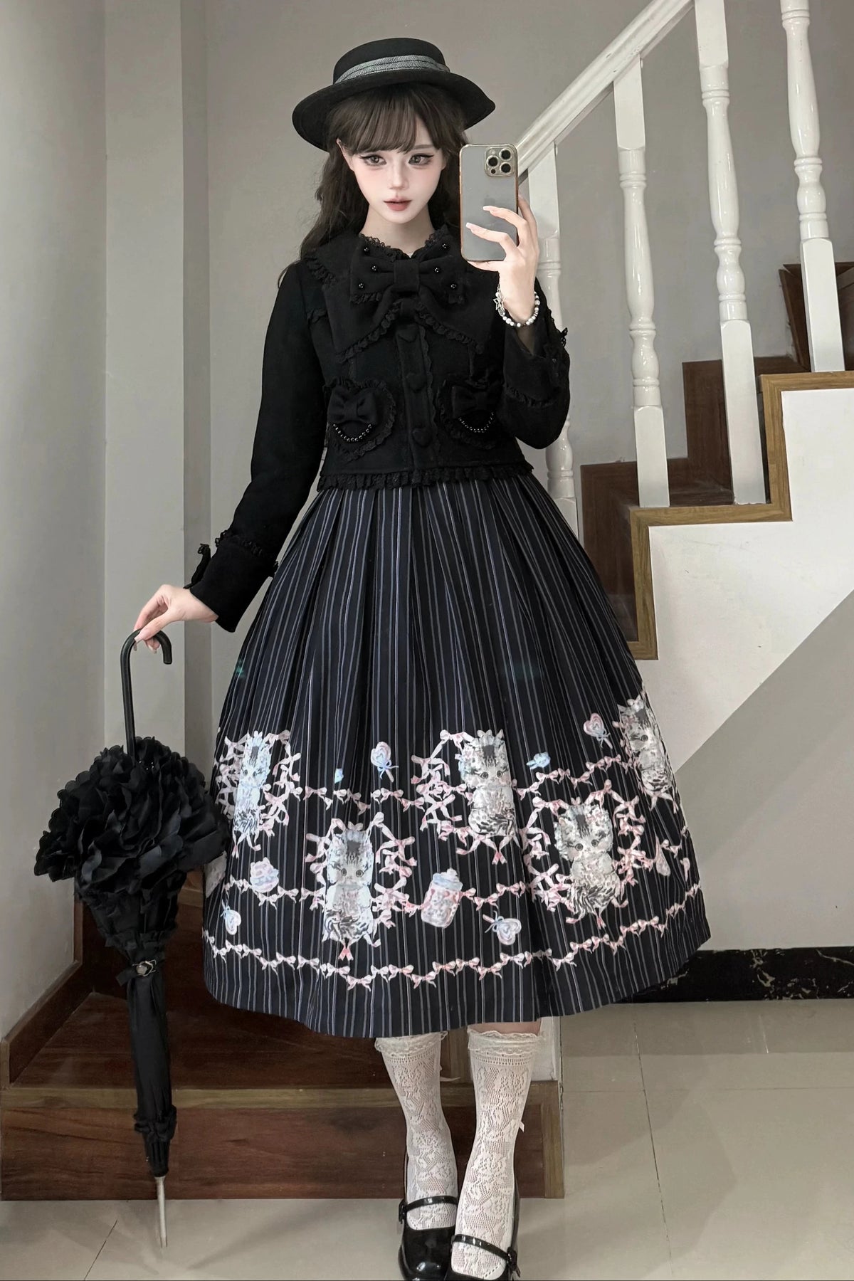 【10月17日予約締切】Brown/Black Sweet Lolita Pearl Bow Lace Short Coat