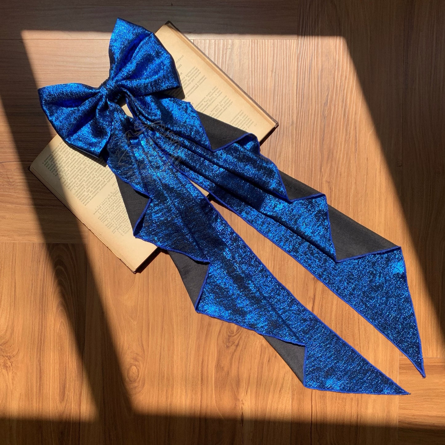 [Clôture des réservations le 105] Série d’accessoires gothiques élégants rouges/bleus (ras-du-cou/ensemble de broches papillon/KC serre-tête/châle/chaîne de taille/traîne à ruban au dos/gants en dentelle fleurie)