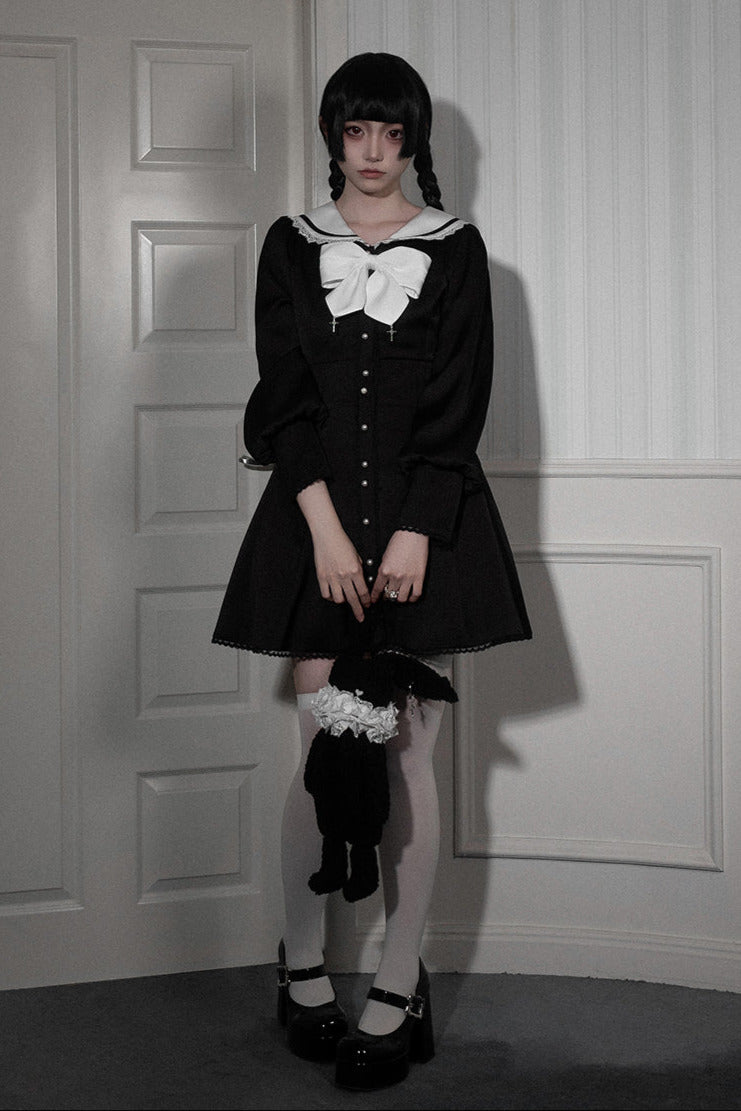 [Reservation Deadline: March 4] Dark Gothic Lace Sailor Color Cross Ribbon Dress