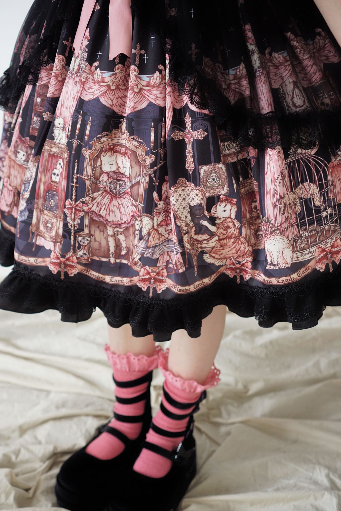 [Deadline for reservations: February 26] Sheep Labyrinth Print Dress