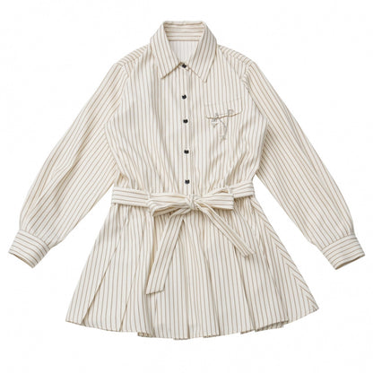 メープルトレンチコート+フードトップス+チェックスカート+シャツドレス