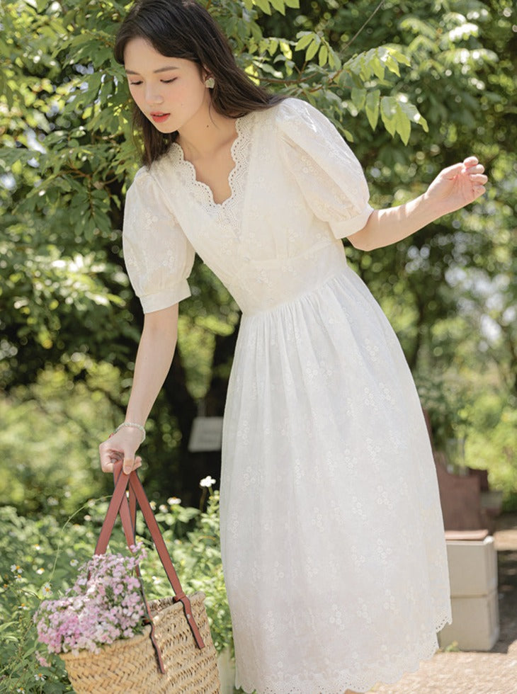 Mid -length west puff sleeve dress