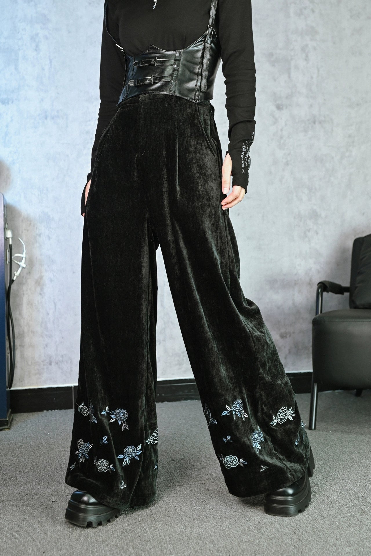 シェニールブラックワイドレッグパンツ