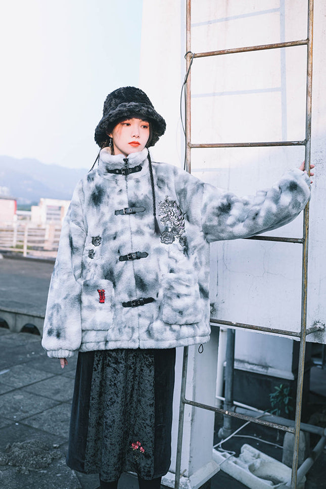 Eccentric House "Yinhu" imitation rabbit plush fur jacket women's winter new Chinese embroidered coat with a stand-up collar and thickened top