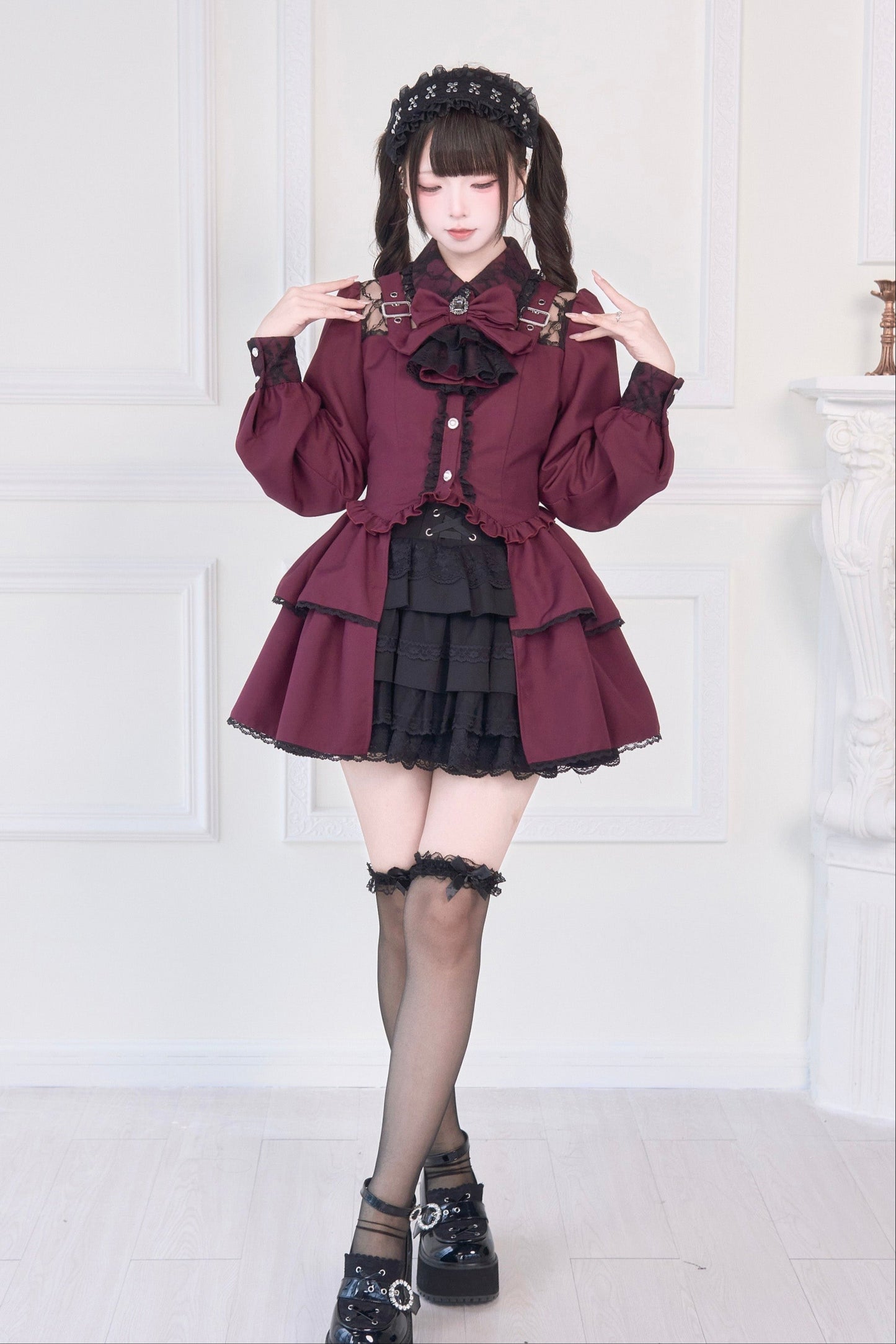 [Reservations] Lace Buckle Shoulder Long Tail Light Gothic Ribbon Shirt