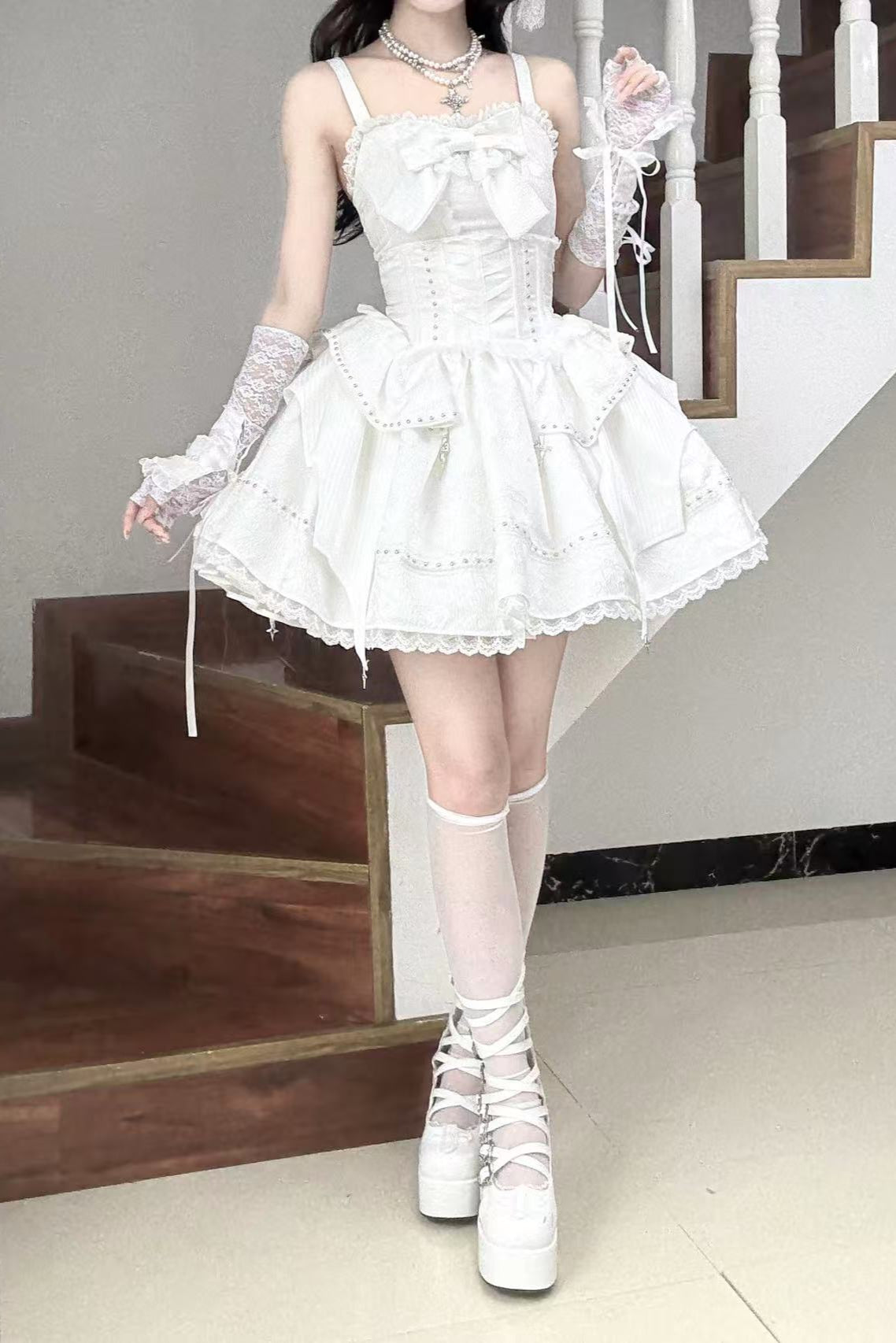 ホワイトゴシックスリムチューブトップスカートセットアップ