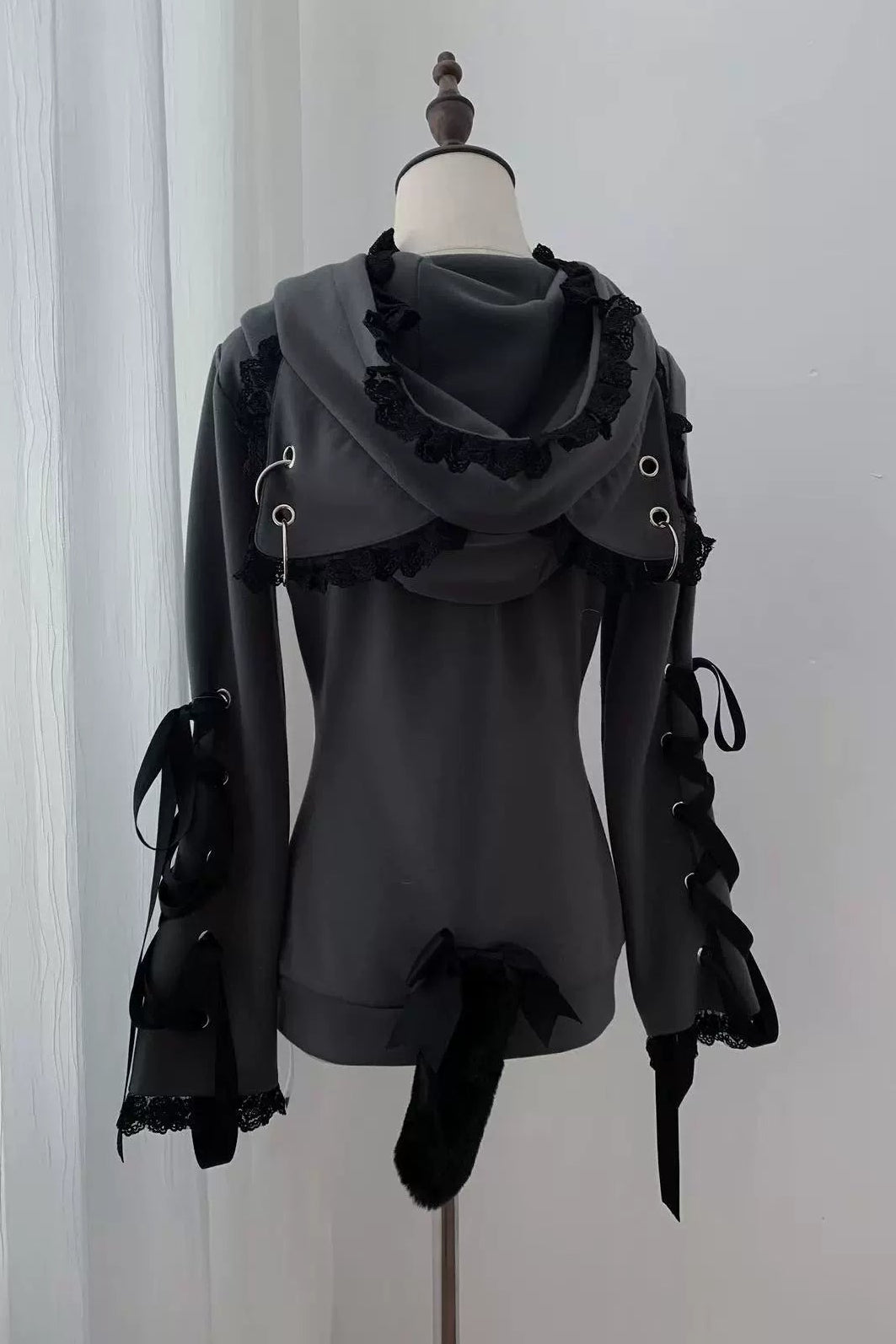 【1月6日予約締切】うさ耳&猫耳フーディーフリルジップジャケット