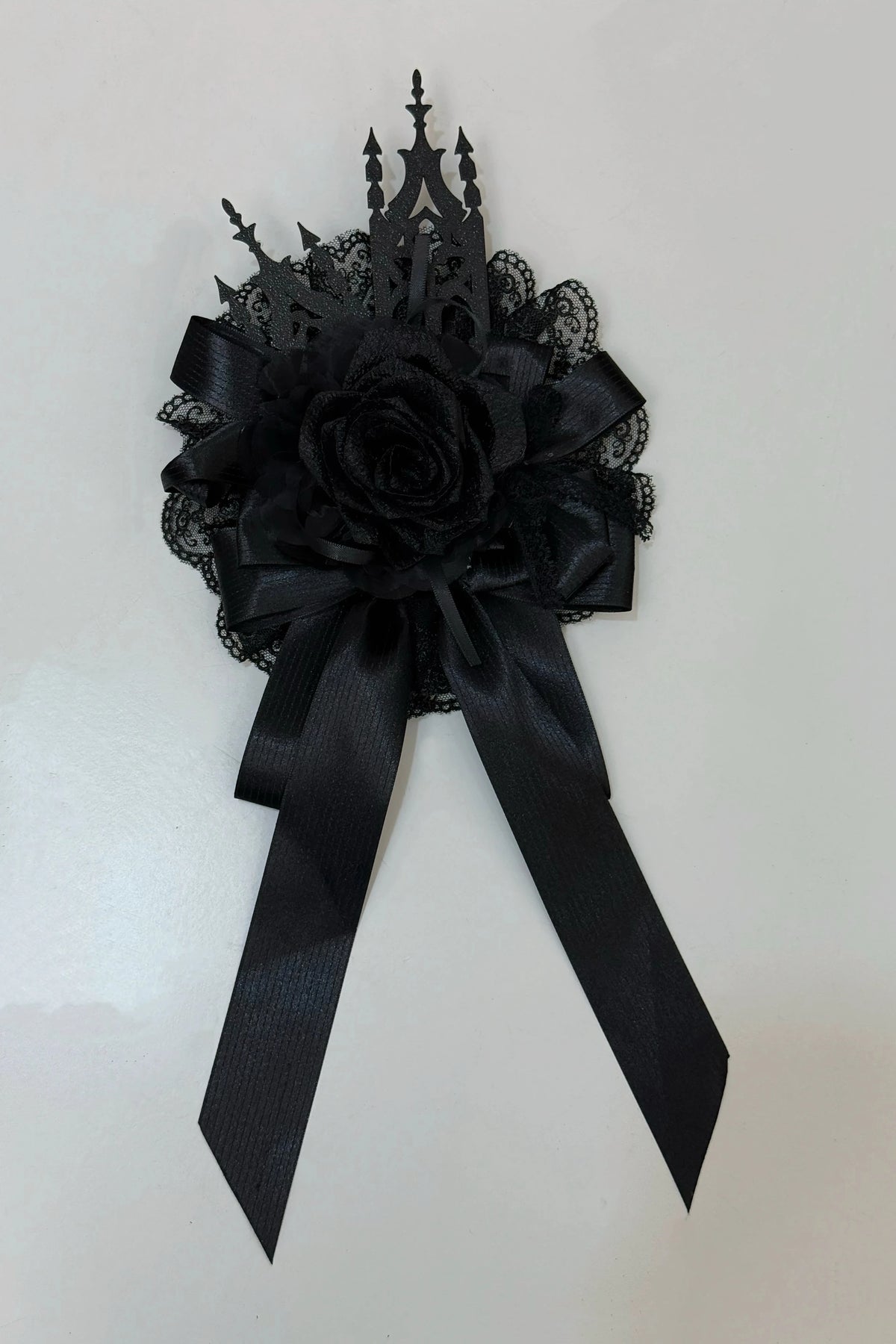 【10月13日予約締切】Gothic Lolita Black White Cathedral Series Accessories(Flat Hat, Crown Mini Hat, Sash, Back Ribbon Train, Waist Apron, Castle Flower Brooch, Brooch, Jabot)