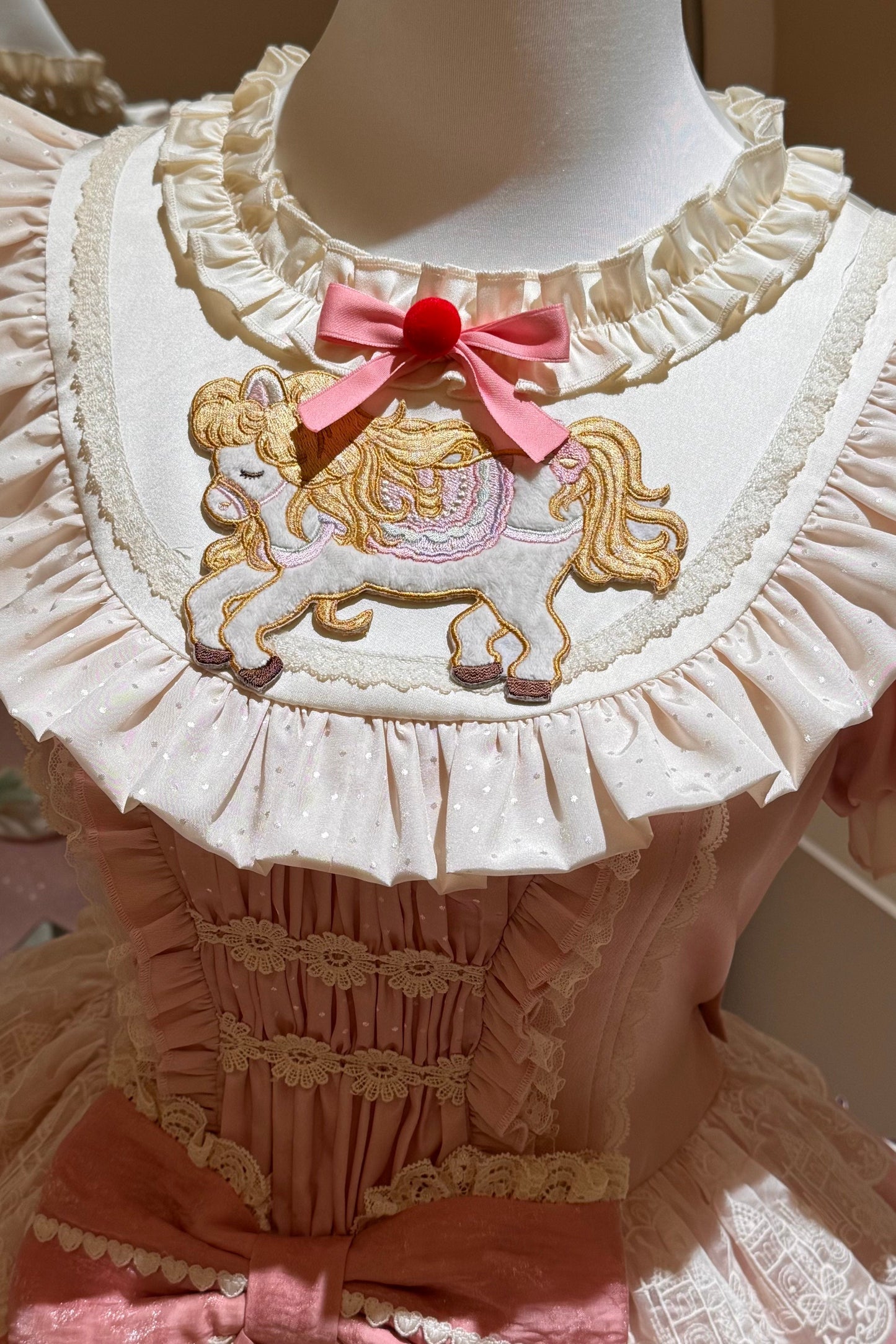 【8月20日予約締切】ピンク×パステルスイートロリータエンブロイダリーフリルリボンティアードドレス