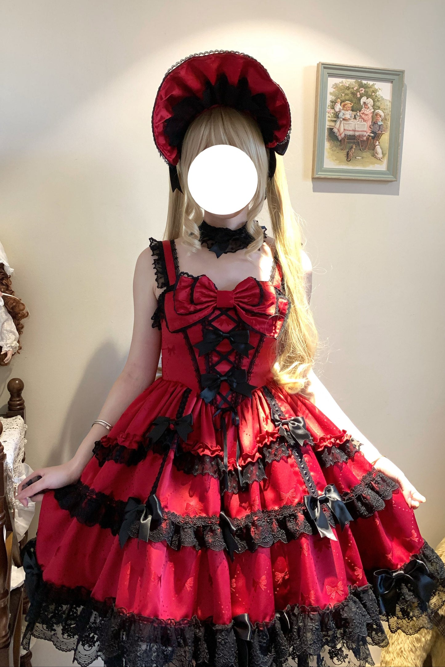 [Scadenza prenotazione 13 febbraio] Set abito con mantello rosso e nero
