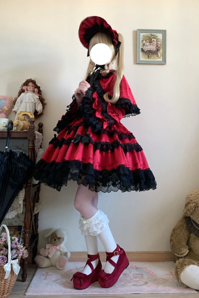 [Scadenza prenotazione 13 febbraio] Set abito con mantello rosso e nero