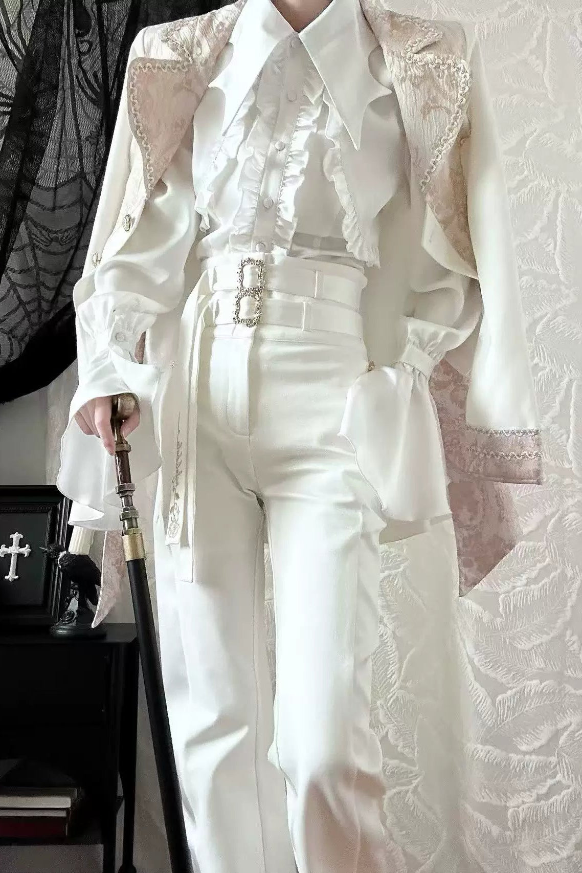 [Reservierungsschluss am 26. Juni] Blau/Schwarz/Grau/Grün/Lila/Weiß Gothic-Lolita-Hemd mit Fledermausflügel-Kragen und eleganten Rüschen-Flare-Ärmeln