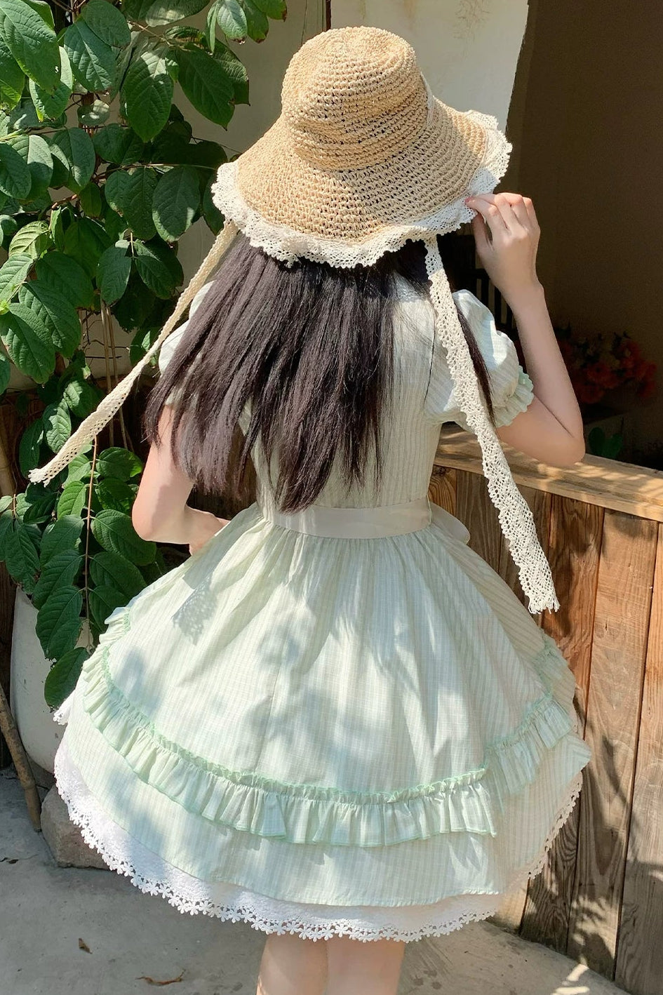 Robe douce à bordure en dentelle