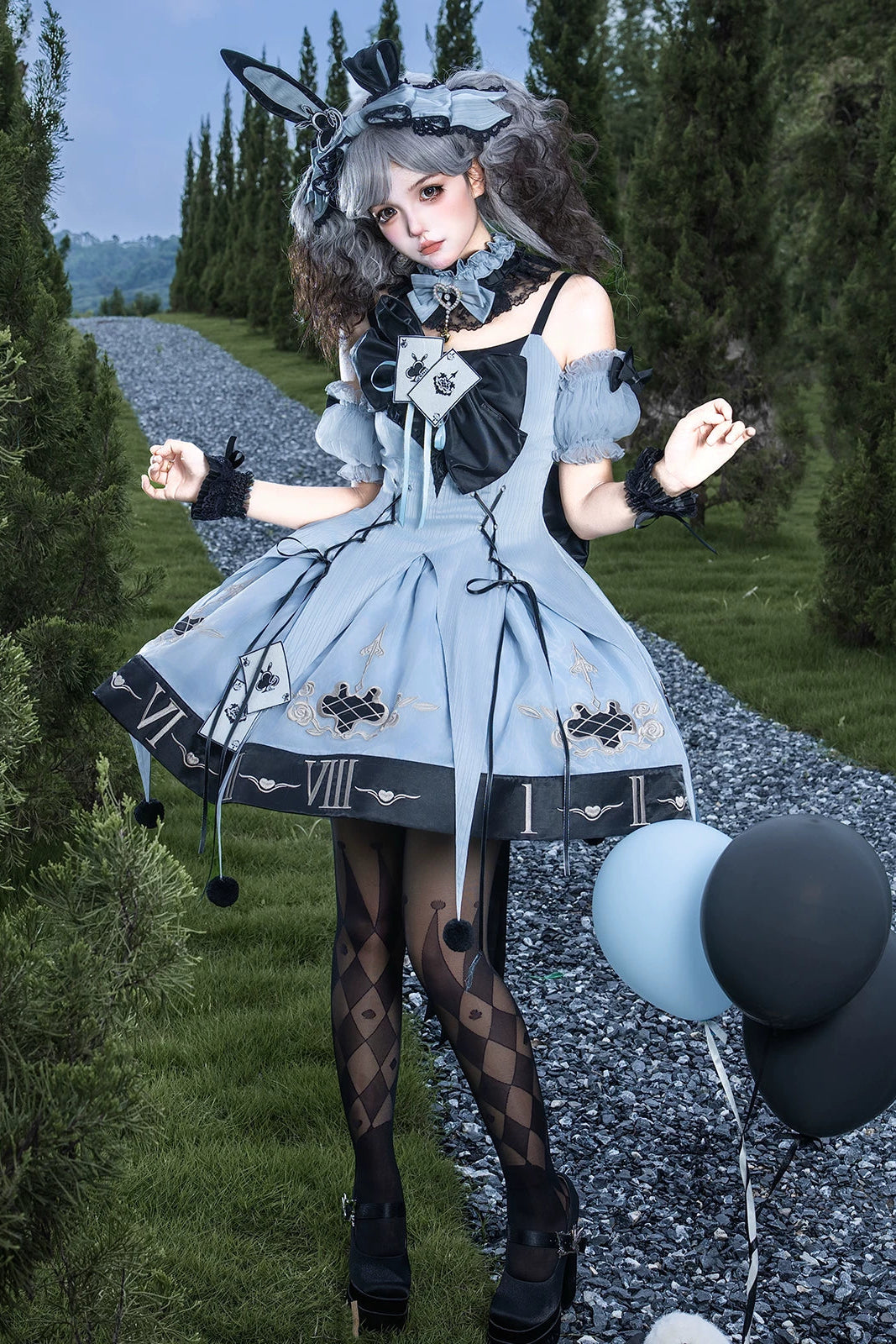 [Reservierungsschluss 10. Juli] Blau-schwarzes Alice-Gothic-Lolita-Komplettset mit Hasenohren-Haarreif und Kleid