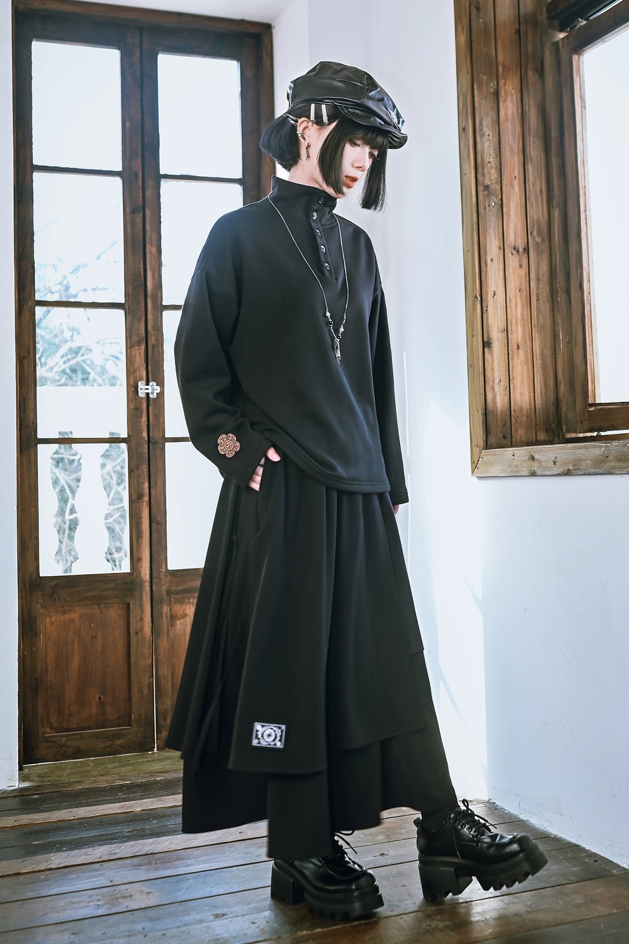 タンドカラーダークモードトップス