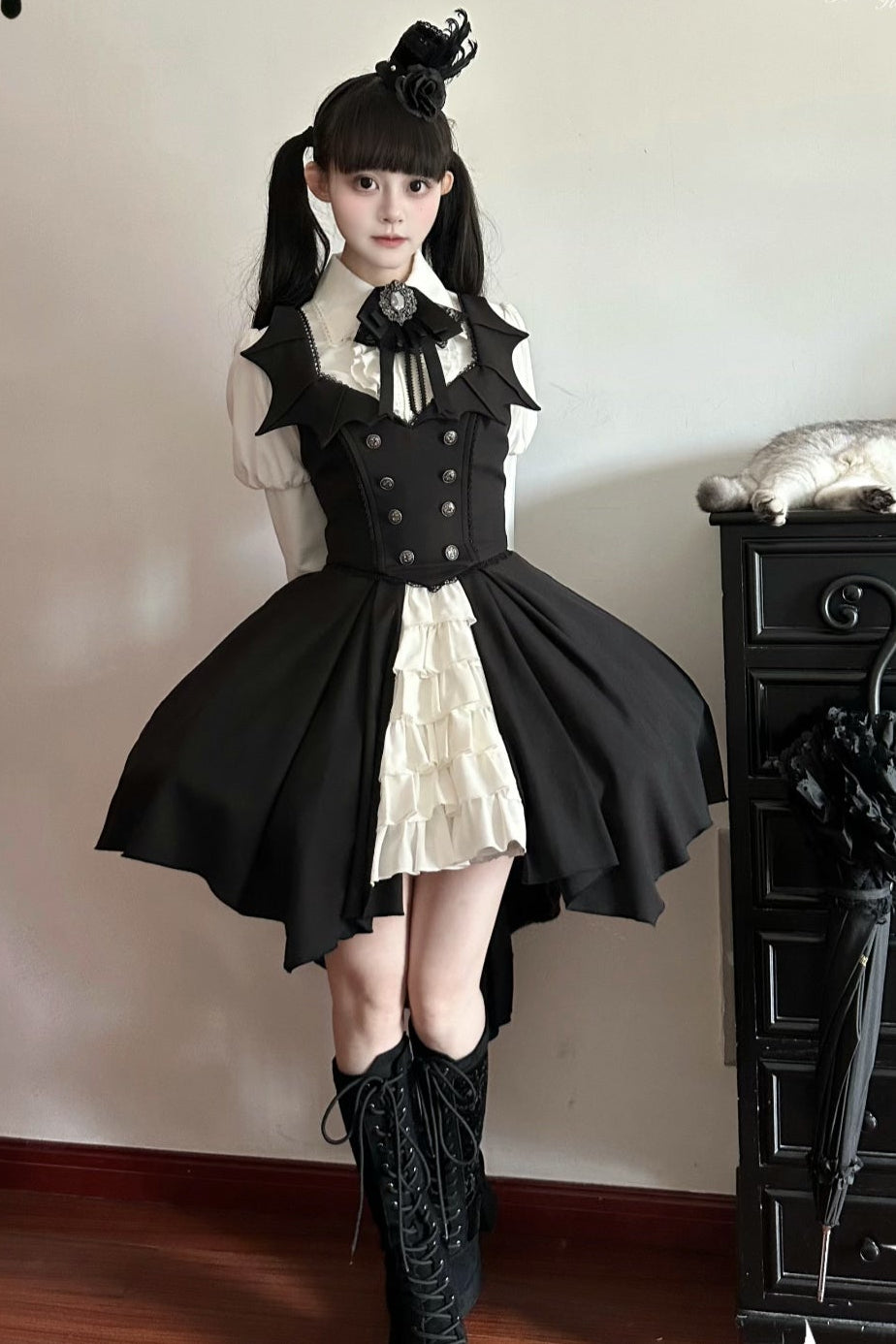 [Pre-order Deadline: October 29] Gothic Vampire Butler White Lace Flare Sleeve Shirt + Bat Collar Ruffle High-Low Lolita JSK Dress Set + Jewel Bow Tie