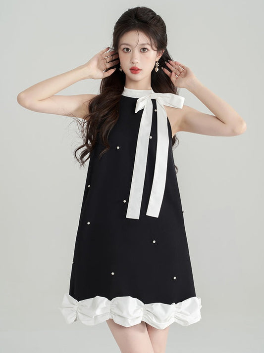 Hepburn Style French Black Halterneck Dress Women's Summer 2024 New Lace-up Sleeveless Gentle Style A-Line Dress