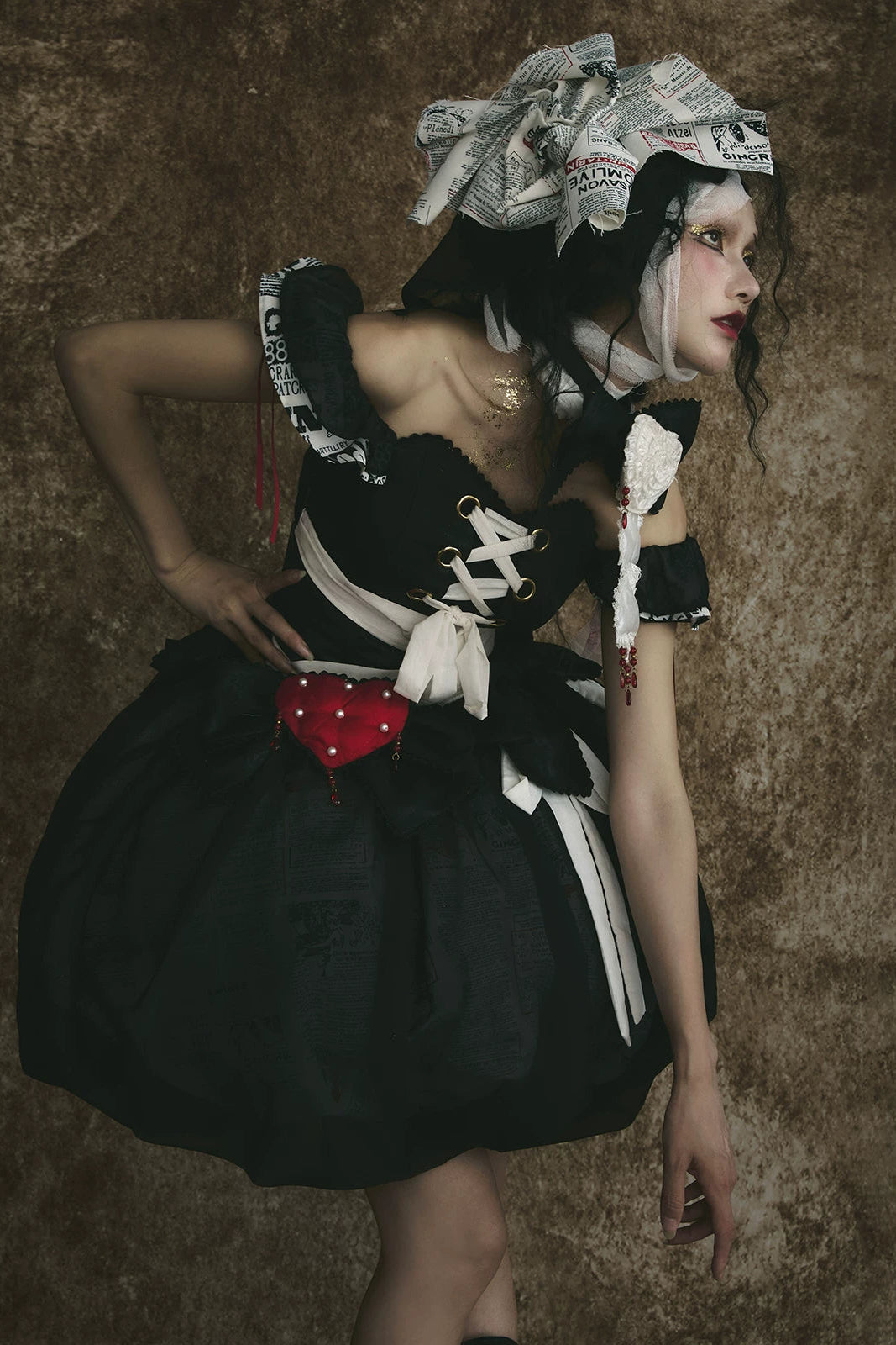 【9月3日予約締切】Gothic Fantasy Red Heart Black Balloon Corset Lolita Ribbon Dress + Ribbon Choker with Playing Card and Bead Motif