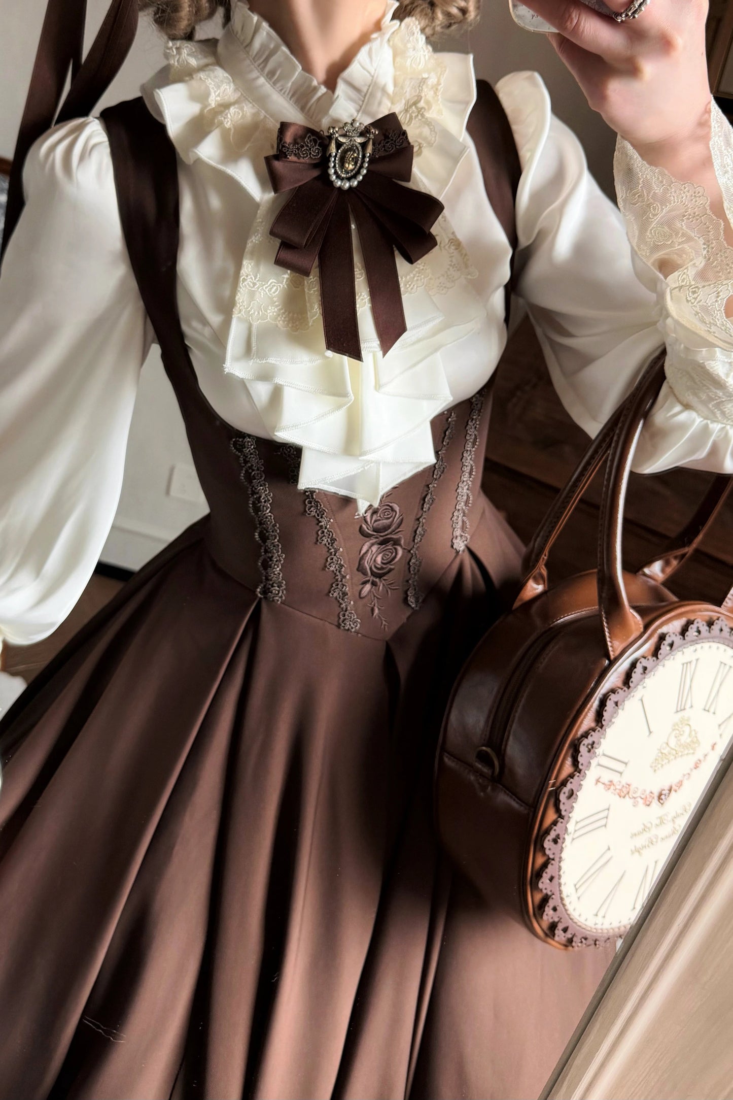 [Date limite de précommande : 9/19] Robe plissée bustier corset marron classique à broderie de roses [courte/longue]