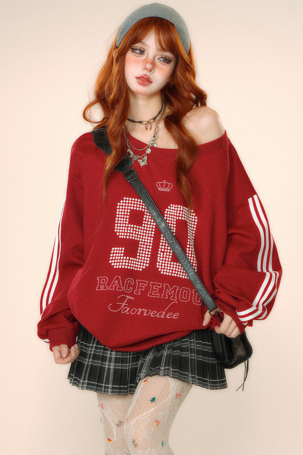 Over -size slant shoulder sweatshirt