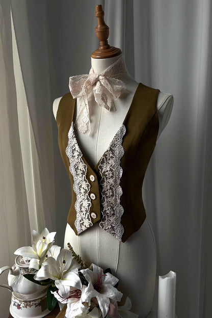 [Pre-order Deadline: May 11] Elegant Lily Embroidered Vest