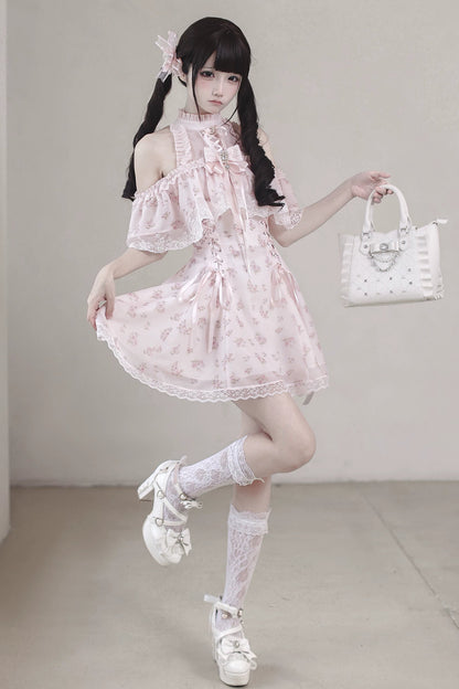 【Date limite de précommande : 30 mai】Robe épaules dénudées rose à motif floral en mousseline et dentelle avec nœud bijou