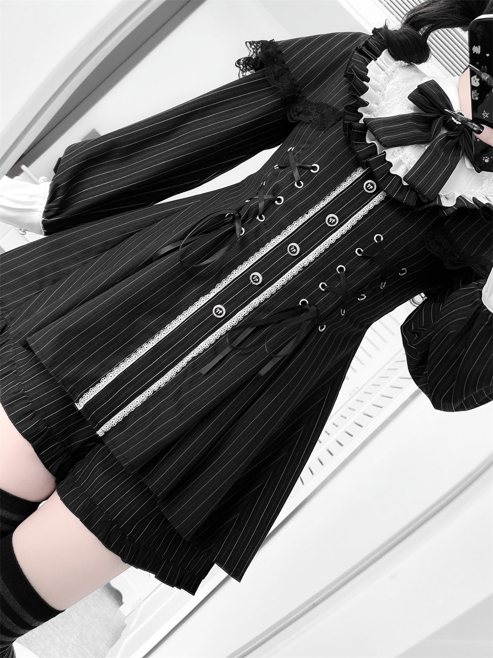 【1月20日予約締切】リボンフリルカラーケープレースアップドレスセットアップ