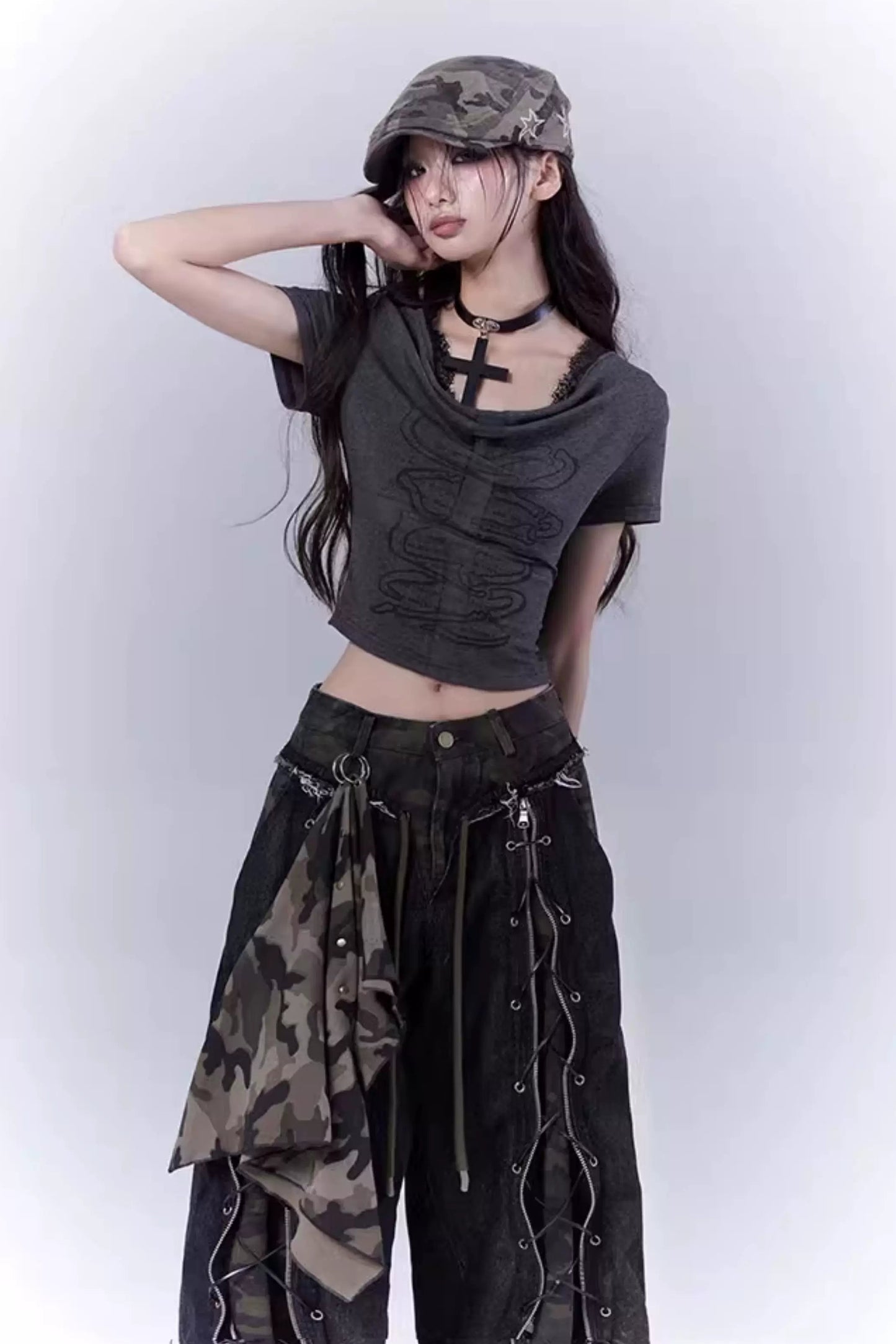 ダークスリムレースクロストップス