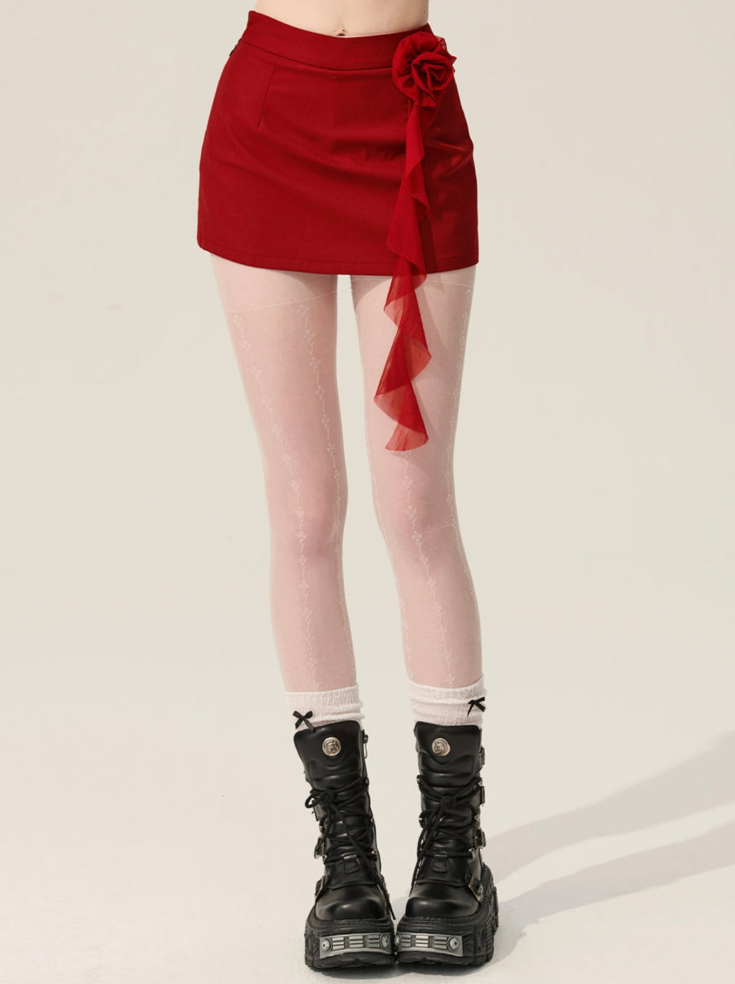 [5 月 31 日 20 时发售] 少了一双灵动的眼睛，穿上模特红裙，搭配包臀设计短裙