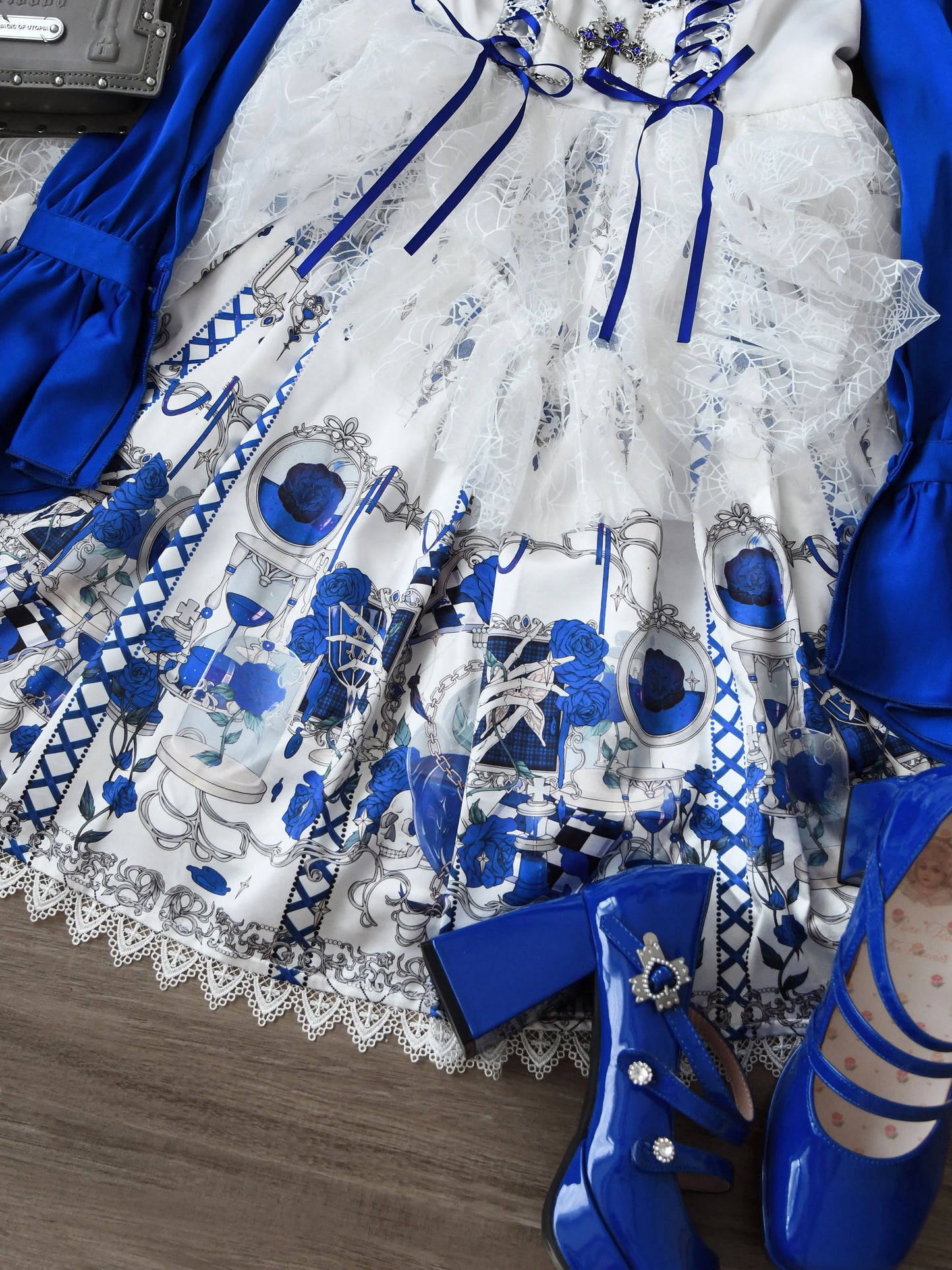 [Pre-order Deadline: June 19] Blue x Black / Blue x White Skull Rose Gothic Lolita Spiderweb Tulle JSK Dress