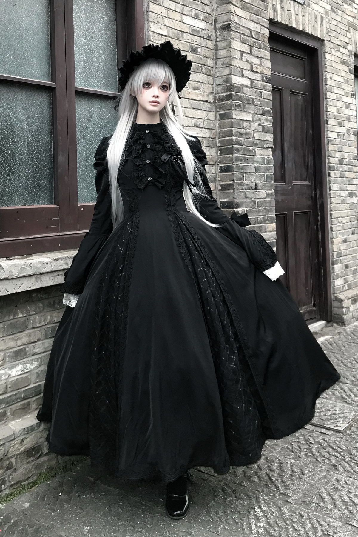 [Pre-order Deadline: November 6] Black and White Gothic Widow Lace Princess Sleeve Faux Two-Piece Long Dress