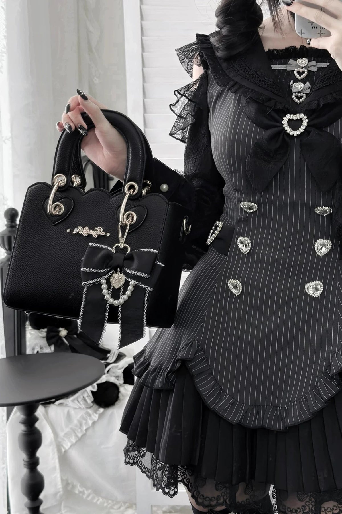 [Pre-order Deadline: October 18] Petal Edge Pearl Chain Bow Square Handbag Crossbody Bag