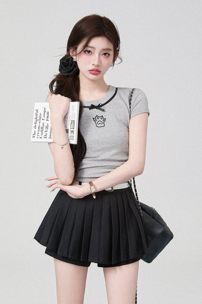 Solid color -Catpo T -shirt+short skirt+black pleats culott