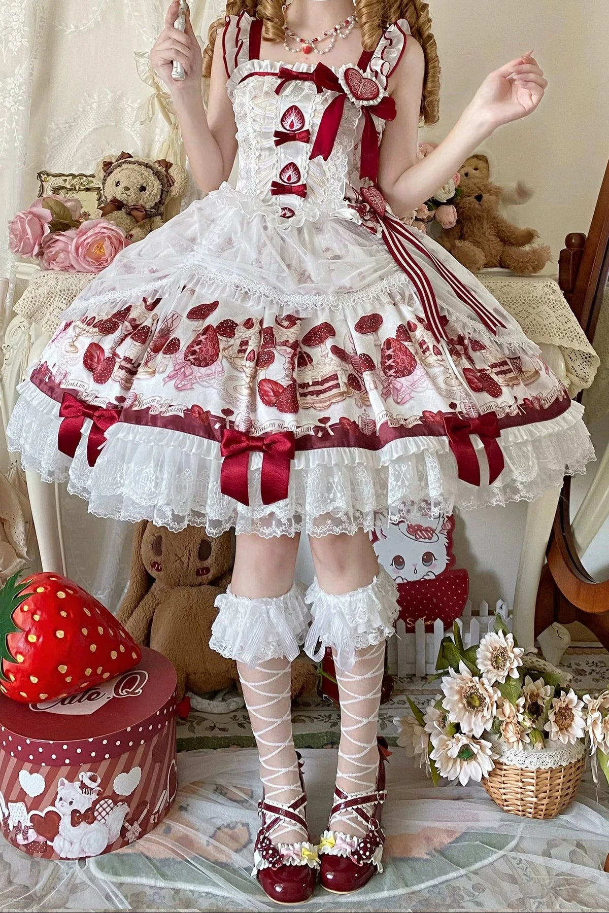 【11月4日予約締切】Strawberry Print Sweet Lolita Lace Bow JSK Dress + Puff Sleeve Lace Bow Doll Dress with Bone Embroidery Apron