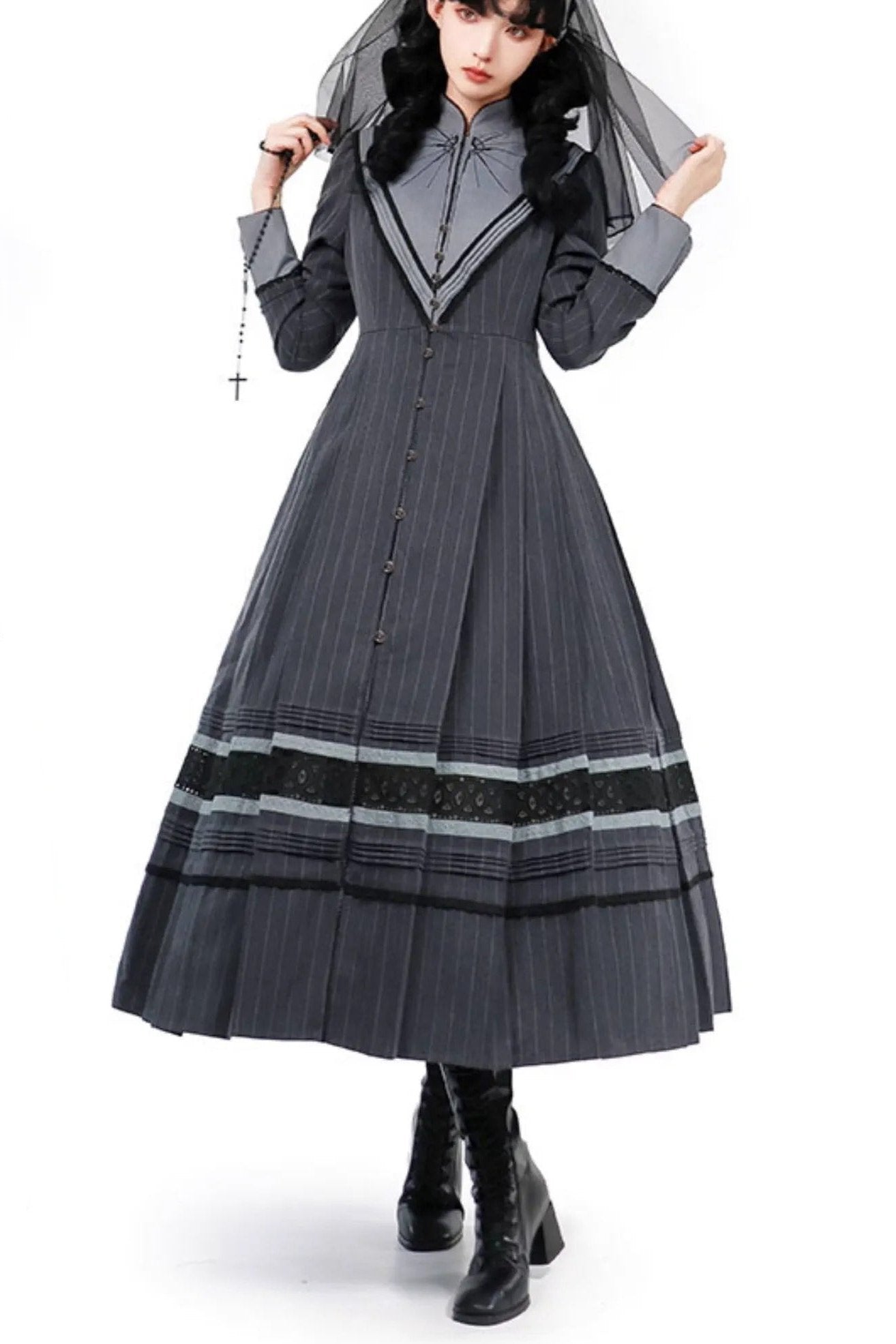 [Reservation deadline on December 7] Dreamweaver Elegant 2 Pattern Embroidery Nun Dress