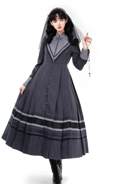 [Reservation deadline on December 7] Dreamweaver Elegant 2 Pattern Embroidery Nun Dress