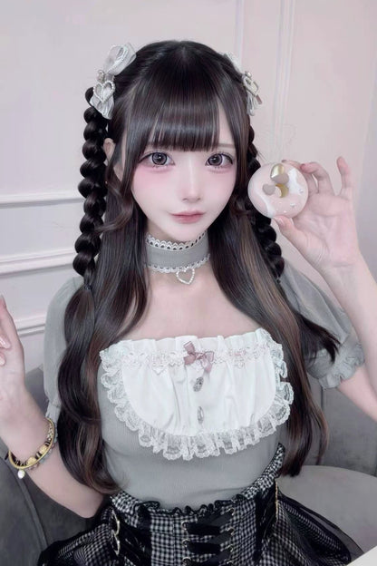 【6月28日予約締切】ブラック/ライトグレースクエアネックラインストーンパフスリーブレースリボントップス（チョーカー付き）