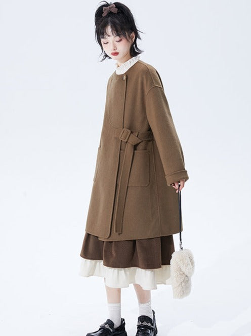 Mid-length ribbon round coat