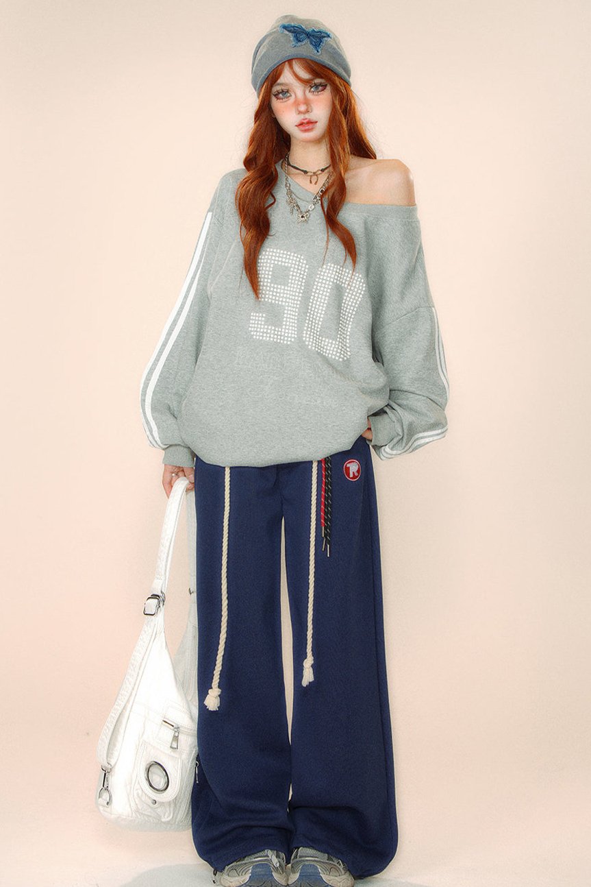 Over -size slant shoulder sweatshirt