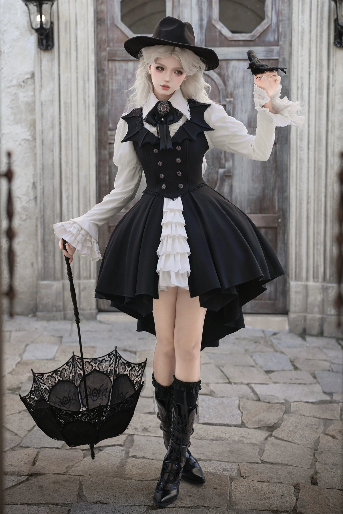 [Pre-order Deadline: October 29] Gothic Vampire Butler White Lace Flare Sleeve Shirt + Bat Collar Ruffle High-Low Lolita JSK Dress Set + Jewel Bow Tie