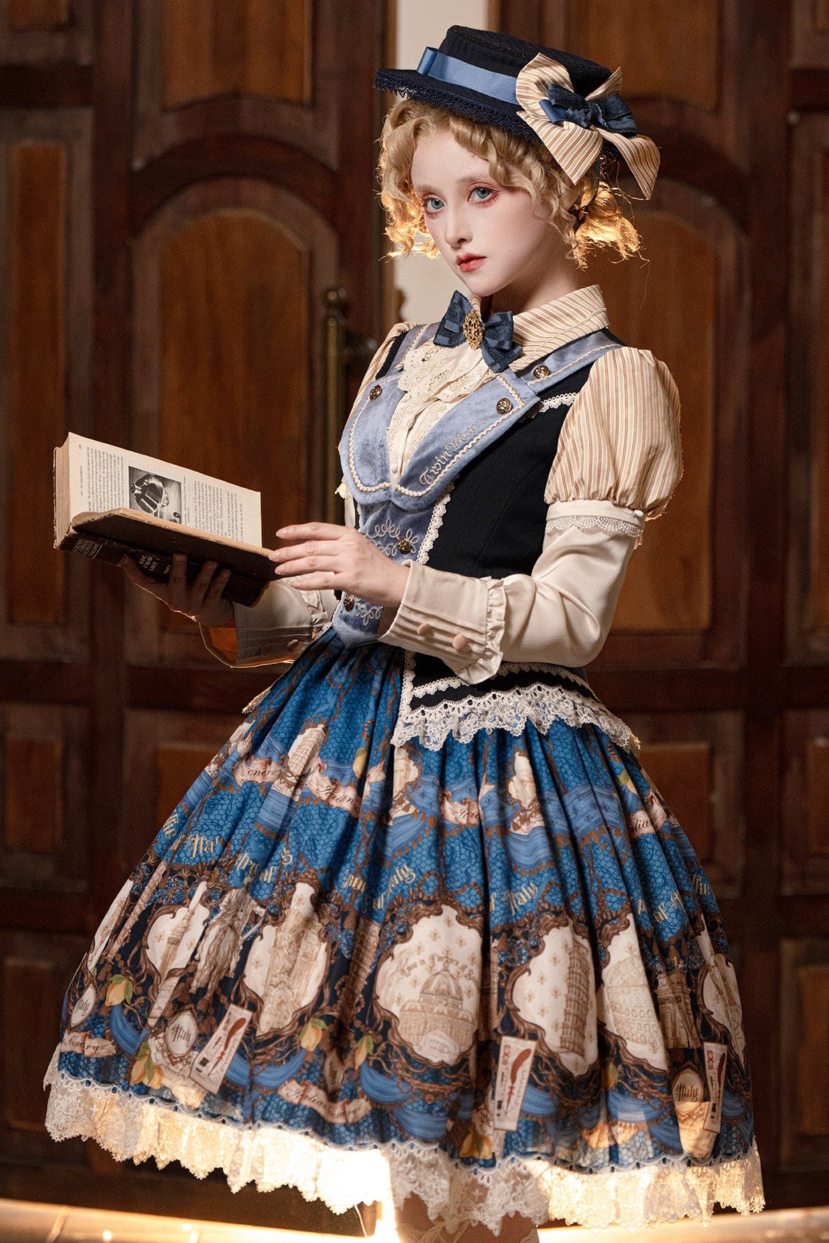[Reservation Deadline: November 6] Beige Striped Short-Sleeve Lolita Shirt with Beautiful Embroidery and a Layered Lace Collar + Pair of Detachable Long Sleeves + Long-Sleeve Shirt (with Detachable Embroidered Collar)
